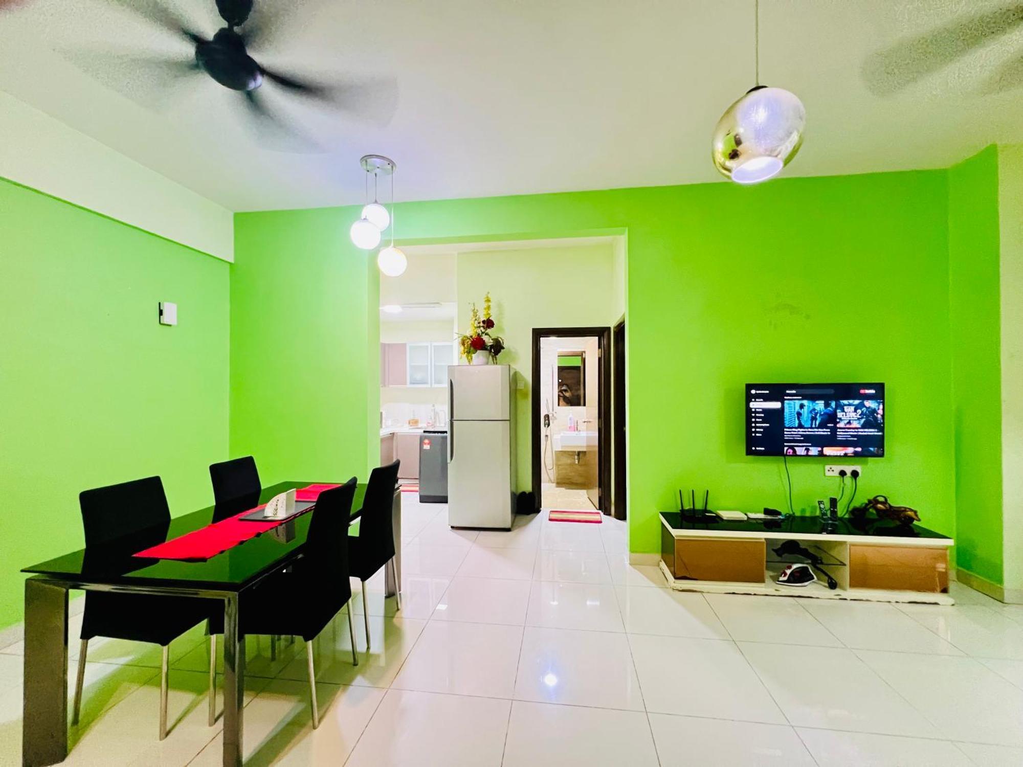 Regalia Spritz Empire Hostel Куала-Лумпур Экстерьер фото
